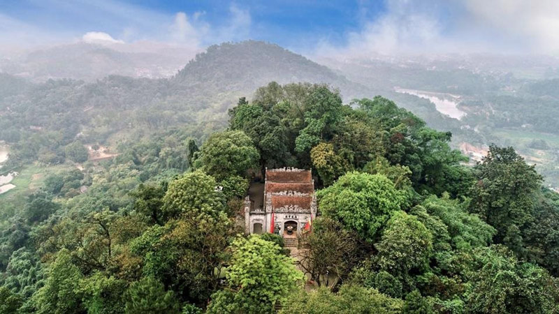 The Hùng Temple on Nghĩa Lĩnh Mountain, Phú Thọ — the sanctuary honoring the Hùng Kings