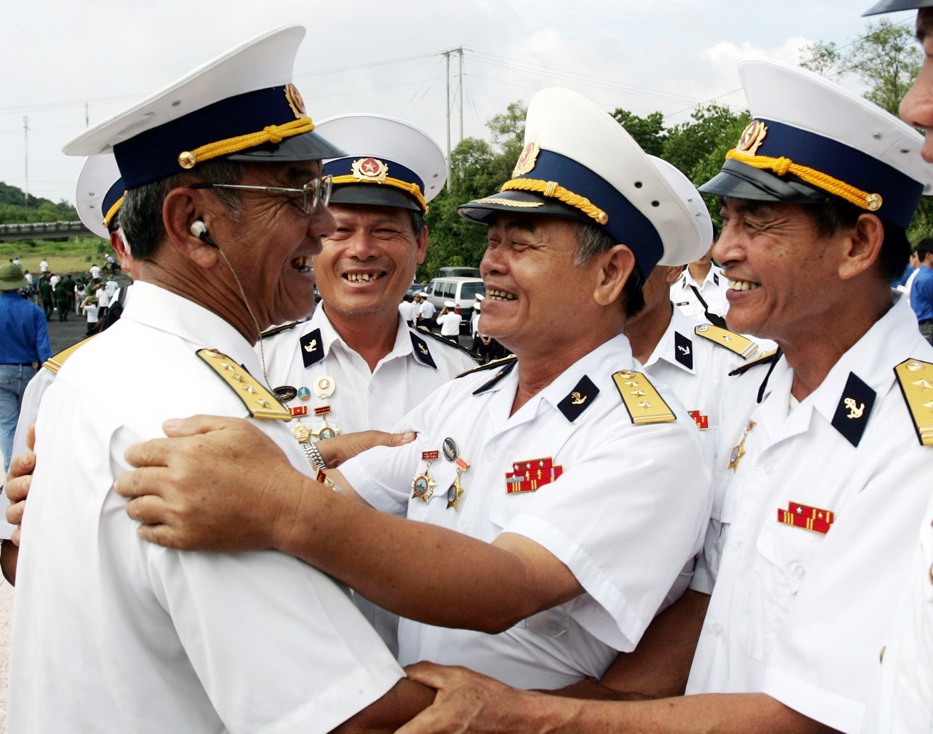 Foreign veterans revisiting Vietnam — scenes of interaction with local residents